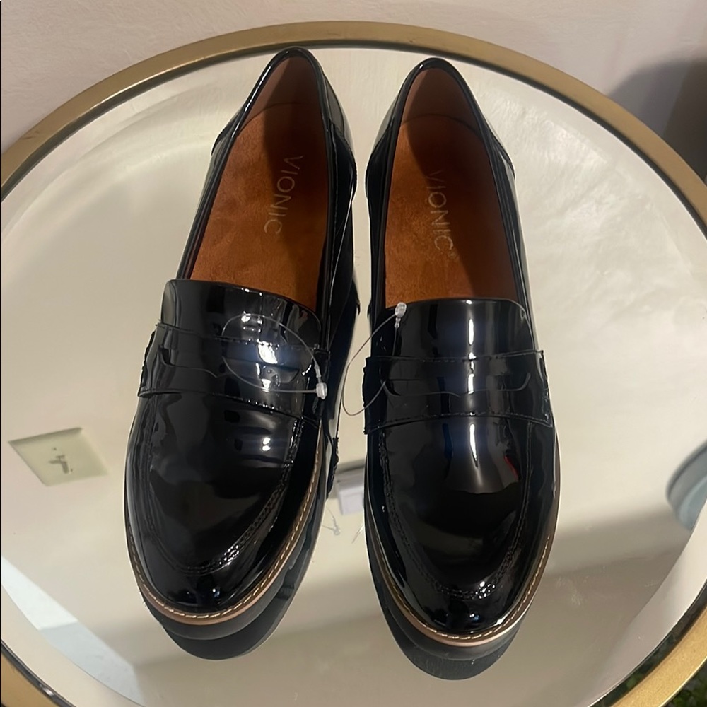 Vionic Black Leather Loafers with Textured Finish